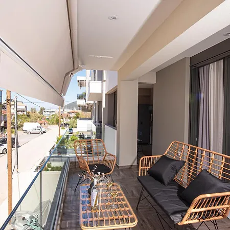 Poem City Family Apartment In Lefkada Town Exterior photo